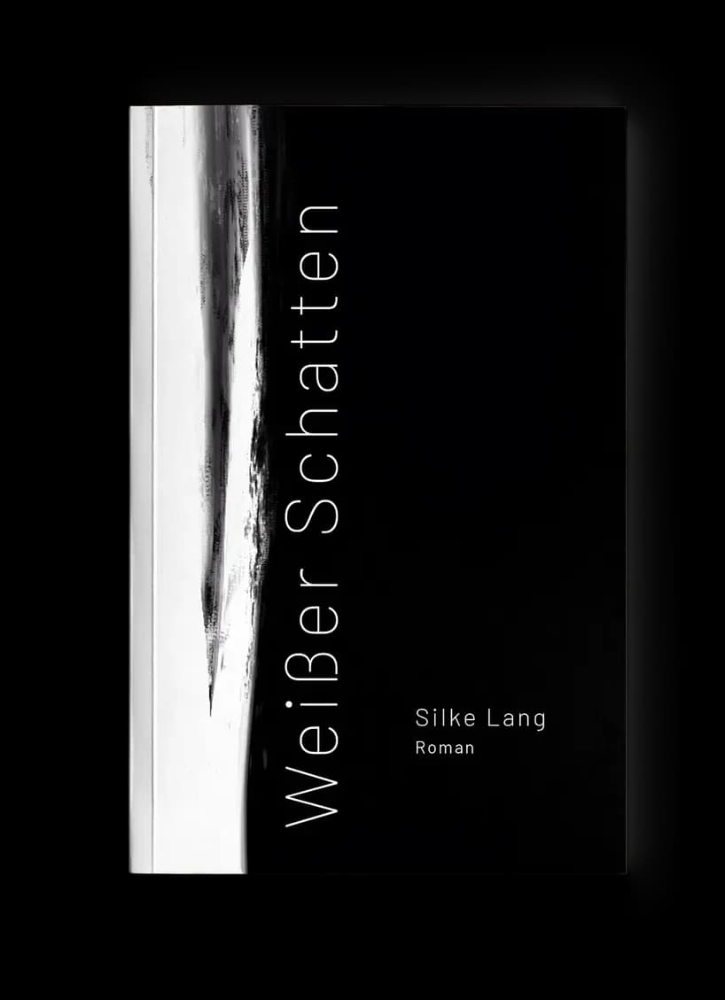 Roman-Cover „Weißer Schatten“: weißer Pinselstrich am linken Rand einer schwarzen Fläche, vertikale feine Typografie, minimalistisch-kühl in Schwarz und Weiß