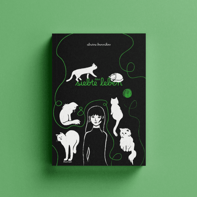 Buchcover-Ausschnitt mit illustrierten weißen Katzen und Frauenfigur auf Schwarz, grüne Akzente, geheimnisvoll-verspielt